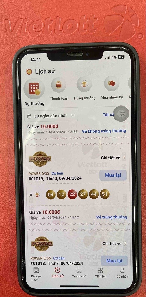 Màn hình vé trúng thưởng của chị M. Màn hình vé trúng thưởng của chị M.