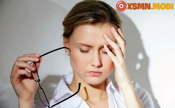 Lý giải hiện tượng giật mắt, nháy mắt ở cả nam và nữ Lý giải hiện tượng giật mắt, nháy mắt ở cả nam và nữ