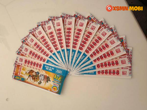 Những tờ vé số có dãy số đẹp 888888 thuộc đài TP.HCM đã được một đại lý sưu tầm